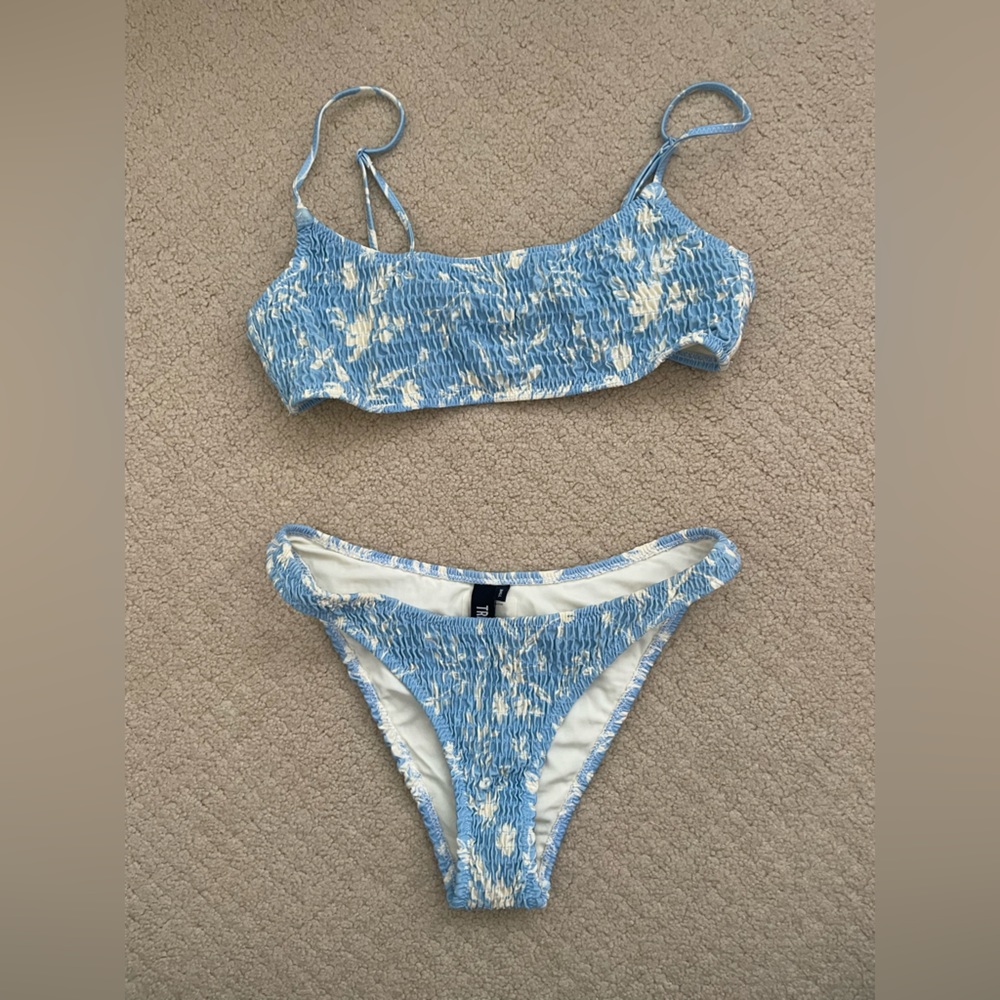 Triangle bikini set blue and white floral